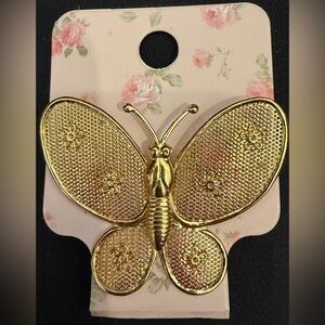Elegant Gold Butterfly Pin D9
